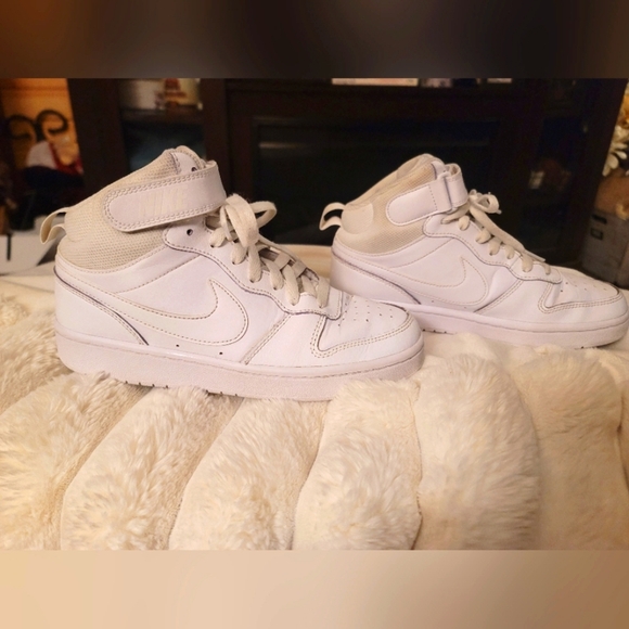 Nike‎ Court Borough Mid 2 White/White Sneakers Shoes CD7782-100 5Y - Picture 1 of 11